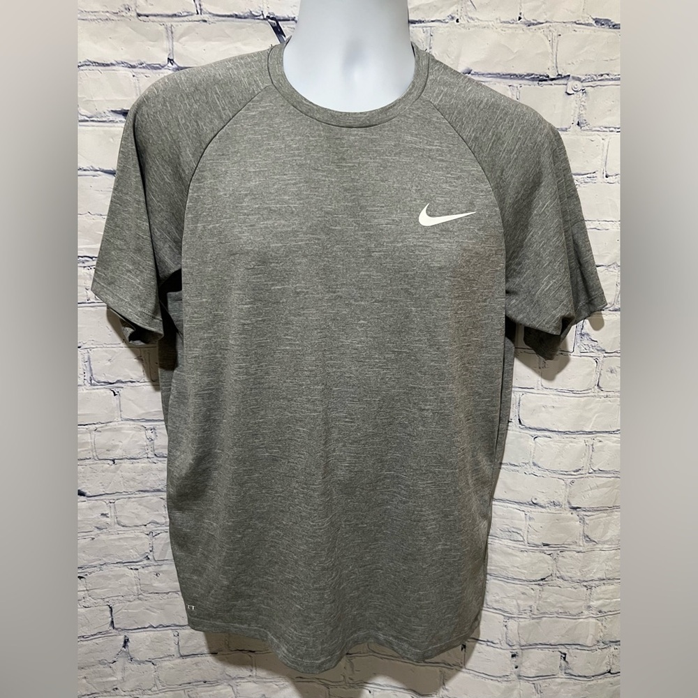Nike Men's Heather Short Sleeve Hydroguard grey size M medium